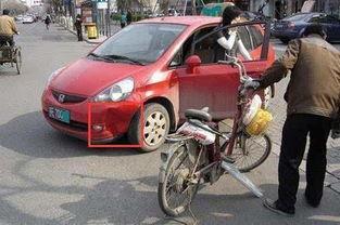 国产电车撞散架视频大全,揭秘电车安全性能与结构稳定性